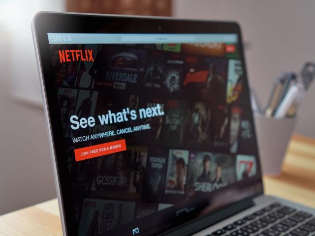 How might Netflix’s Q4 earnings affect its share price?